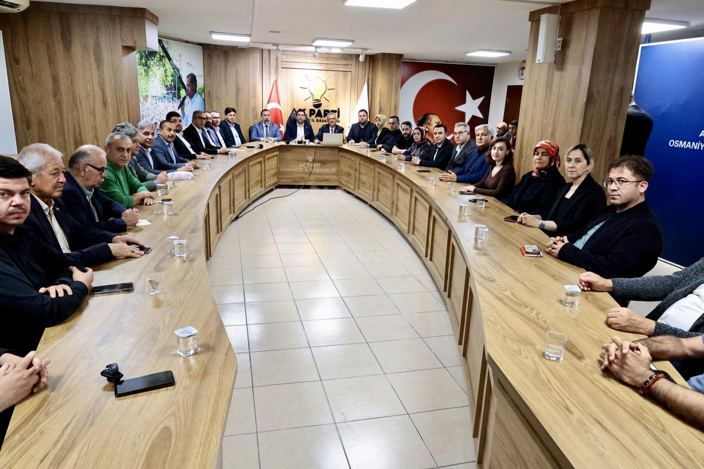 Abbas Yeşildemir’den Ak Parti’de Hizmet Sunumu7