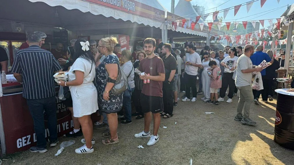 Adana’da Lezzet Festivali Gökyüzü Kebap Dumanıyla Kaplandı2