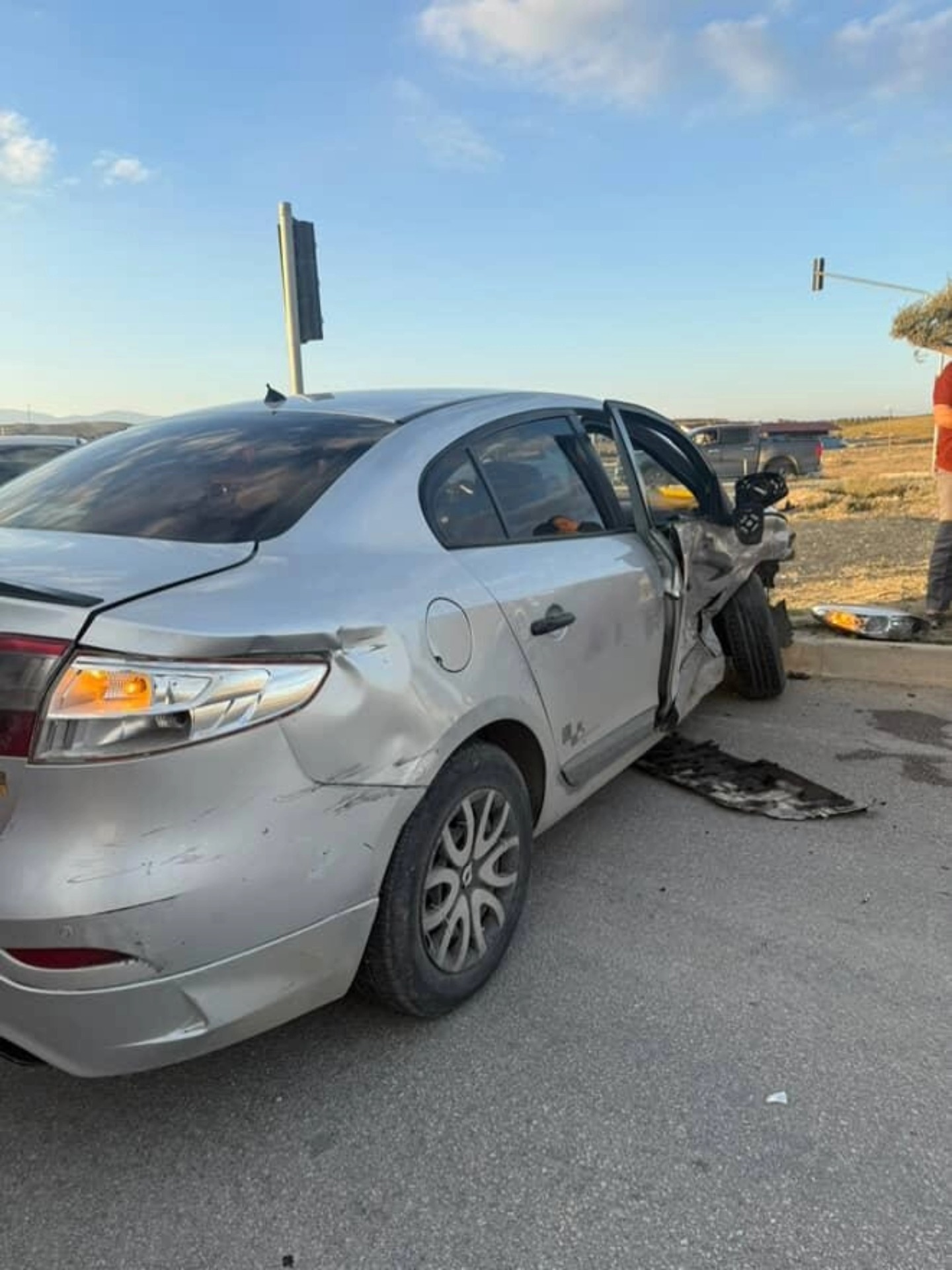 Altınözü Enek’te 2 Araç Çarpıştı 5 Yaralı3