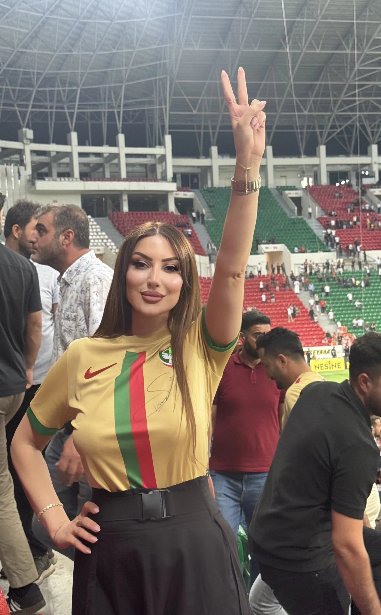 Amedspor Tarihinde İlk Kadın Başkan Adayı Zelal Taybeti2