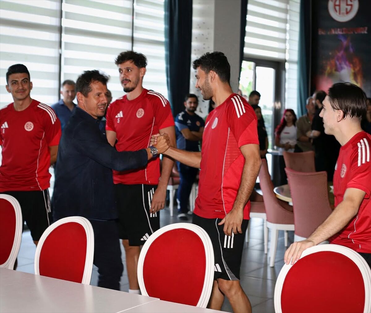 Antalyaspor, teknik direktör Emre Belözoğlu ile yollarını ayırdı