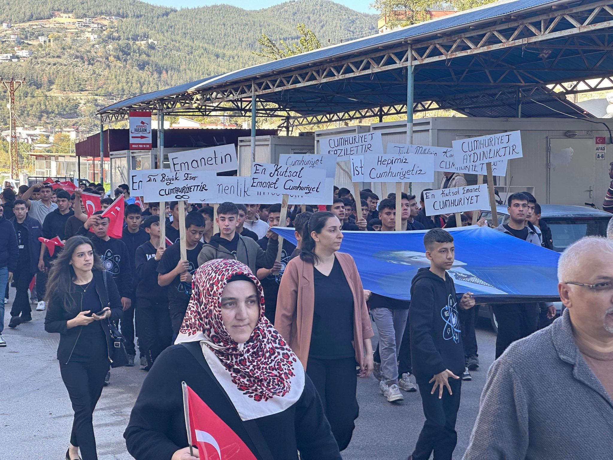 Bahçe’de 102. Yıl Coşkusu Cumhuriyet Yürüyüşüyle Tek Yürek4