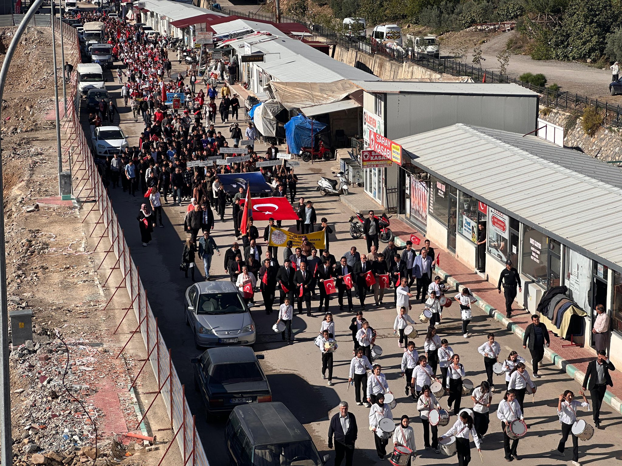 Bahçe’de 102. Yıl Coşkusu Cumhuriyet Yürüyüşüyle Tek Yürek6