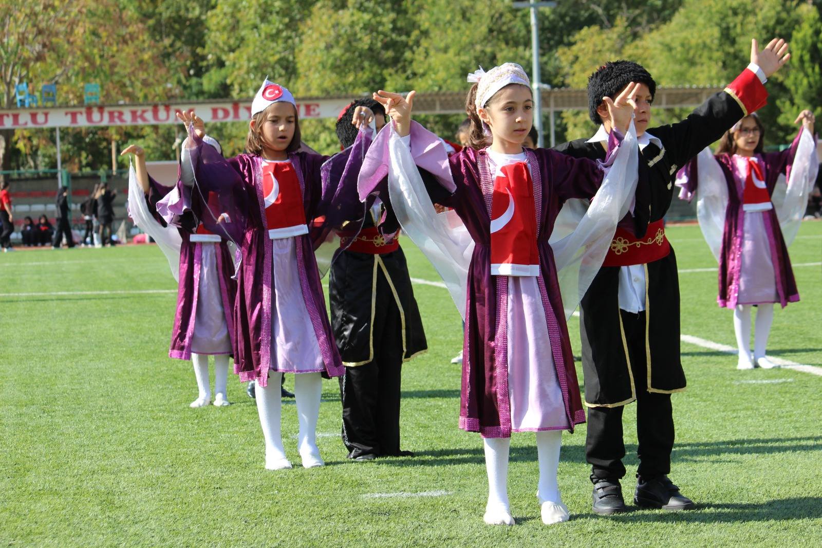 Bahçe’de Cumhuriyet’in 102. Yılı Coşkuyla Kutlandı12