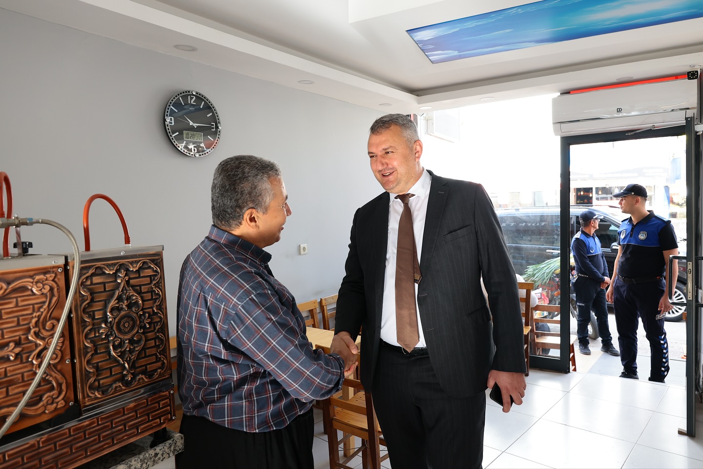 Başkan Mustafa İba Haftaya Esnaf Ziyaretleriyle Başladı16