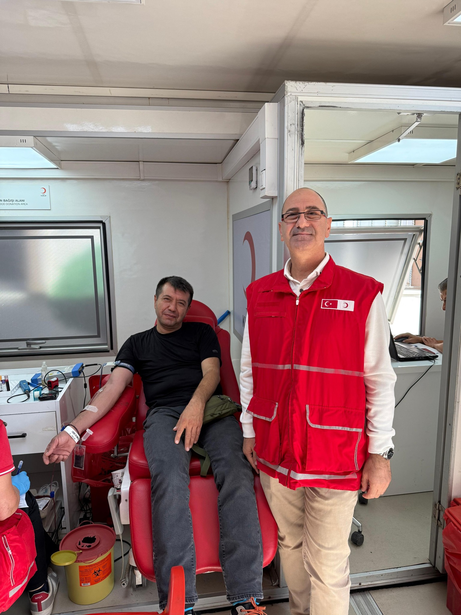 “Birbirimize Candan Bağlıyız” Kampanyasında 100 Ünite Kan Bağışı (9)