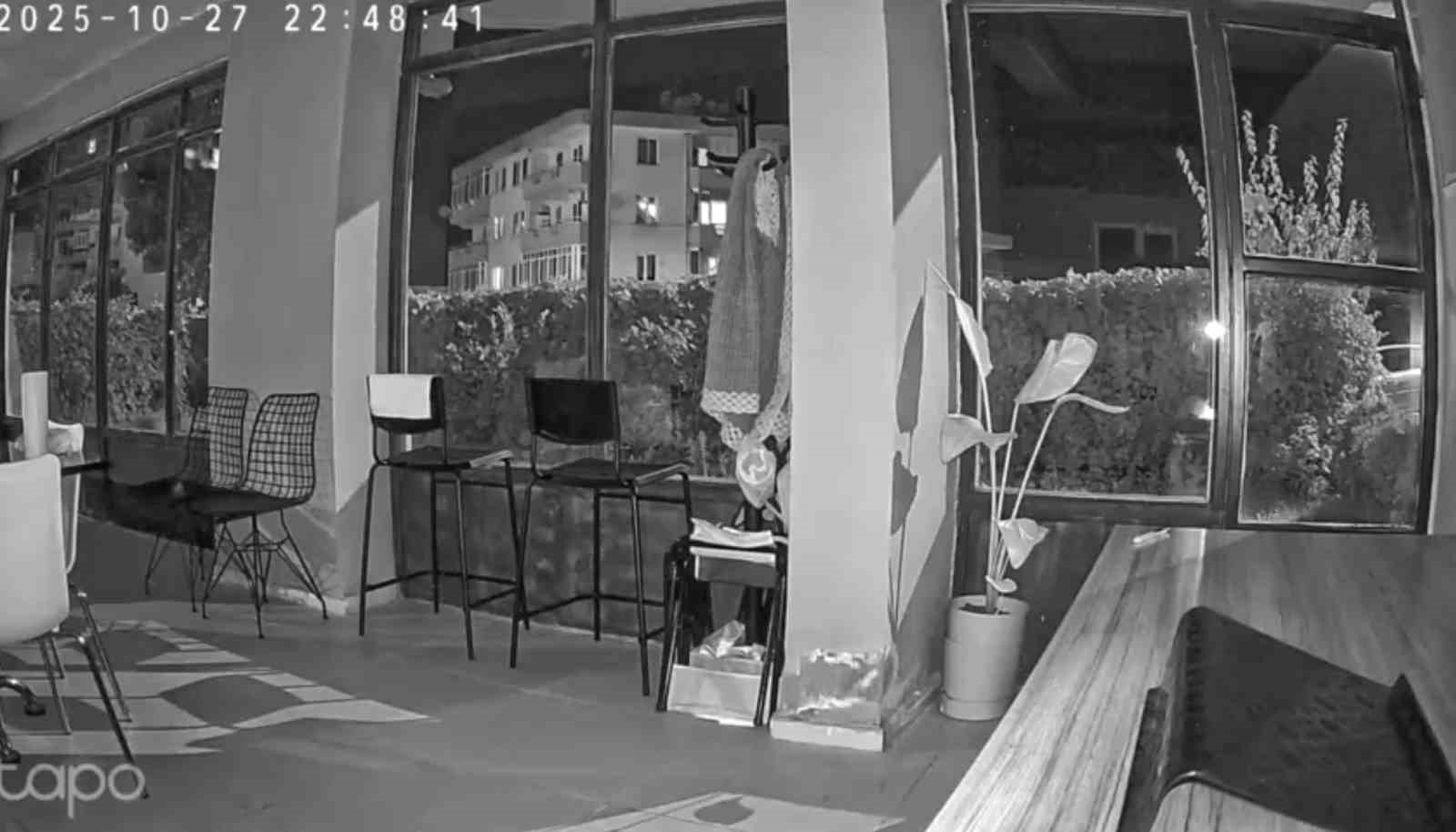 Bursa’da Deprem Anı Ve Şimşek Kameralara Yansıdı (1)