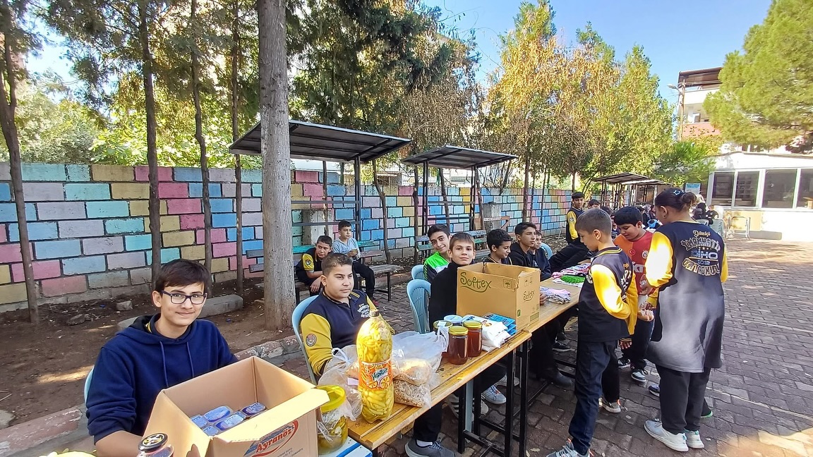 Çedes Düziçi İmam Hatip’te Gazze’ye Yardım Kermesi3