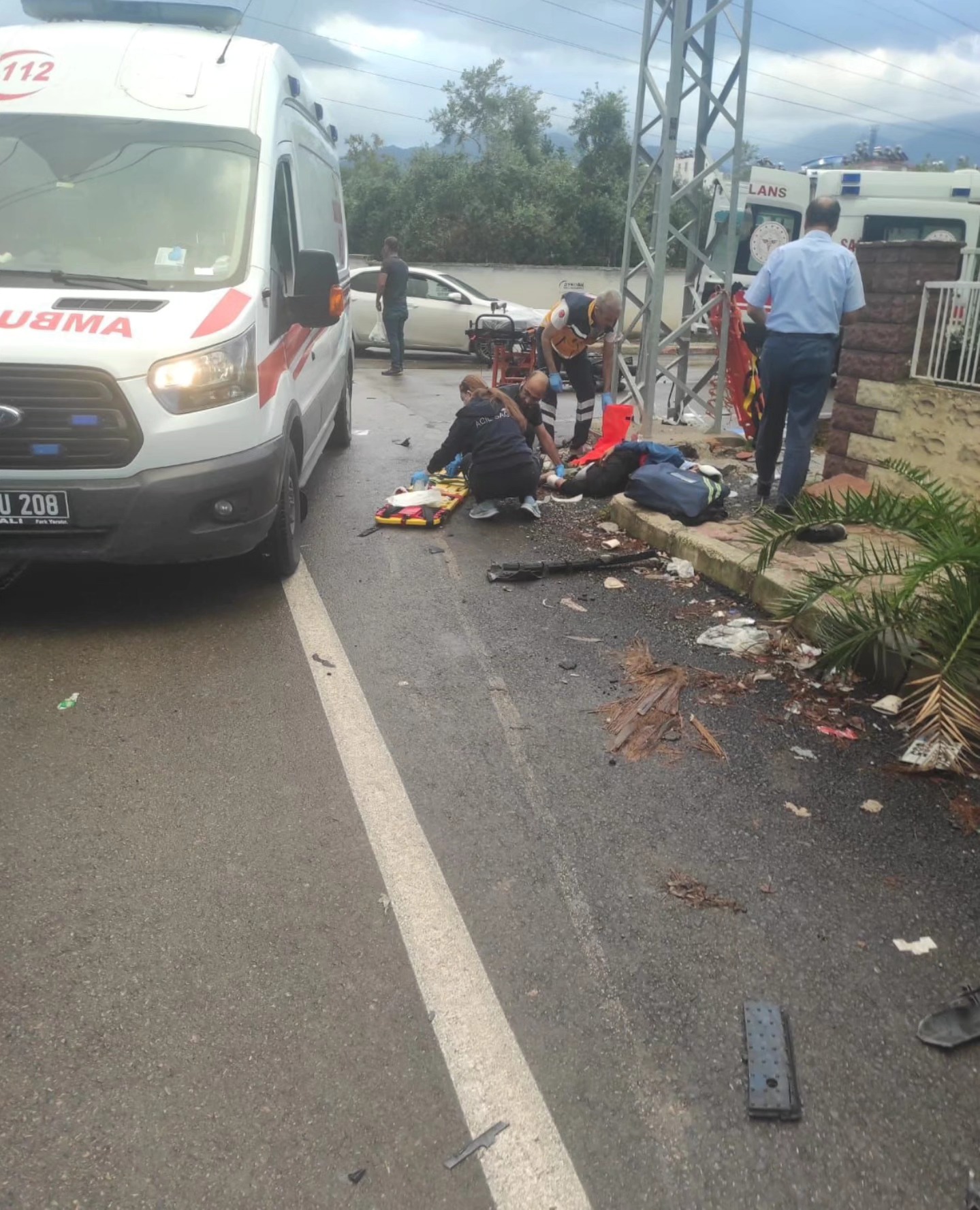 Dörtyol’da Minibüs Motosiklet Kazası 16 Yaşındaki Genç Öldü2