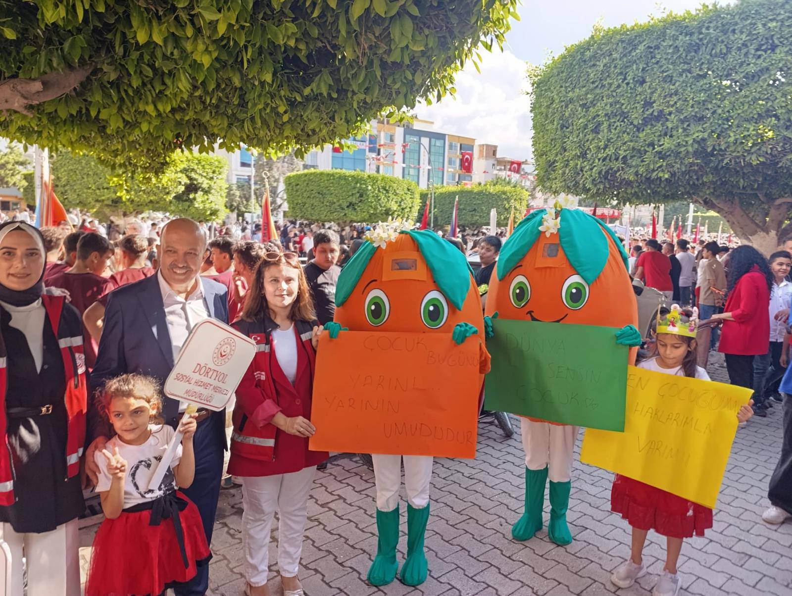 Dörtyol’da Porti Çocuklarla Cumhuriyet Bayramını Kutladı2