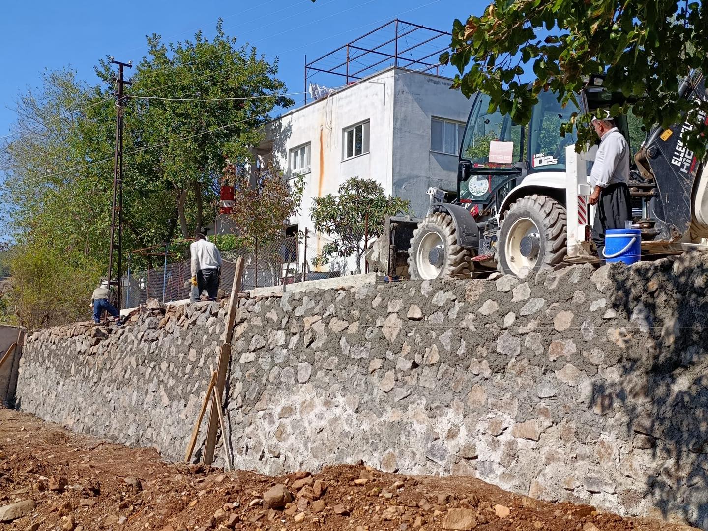 Ellek’te Çimen Sokak İstinat Duvarı Çalışması Tamamlandı2