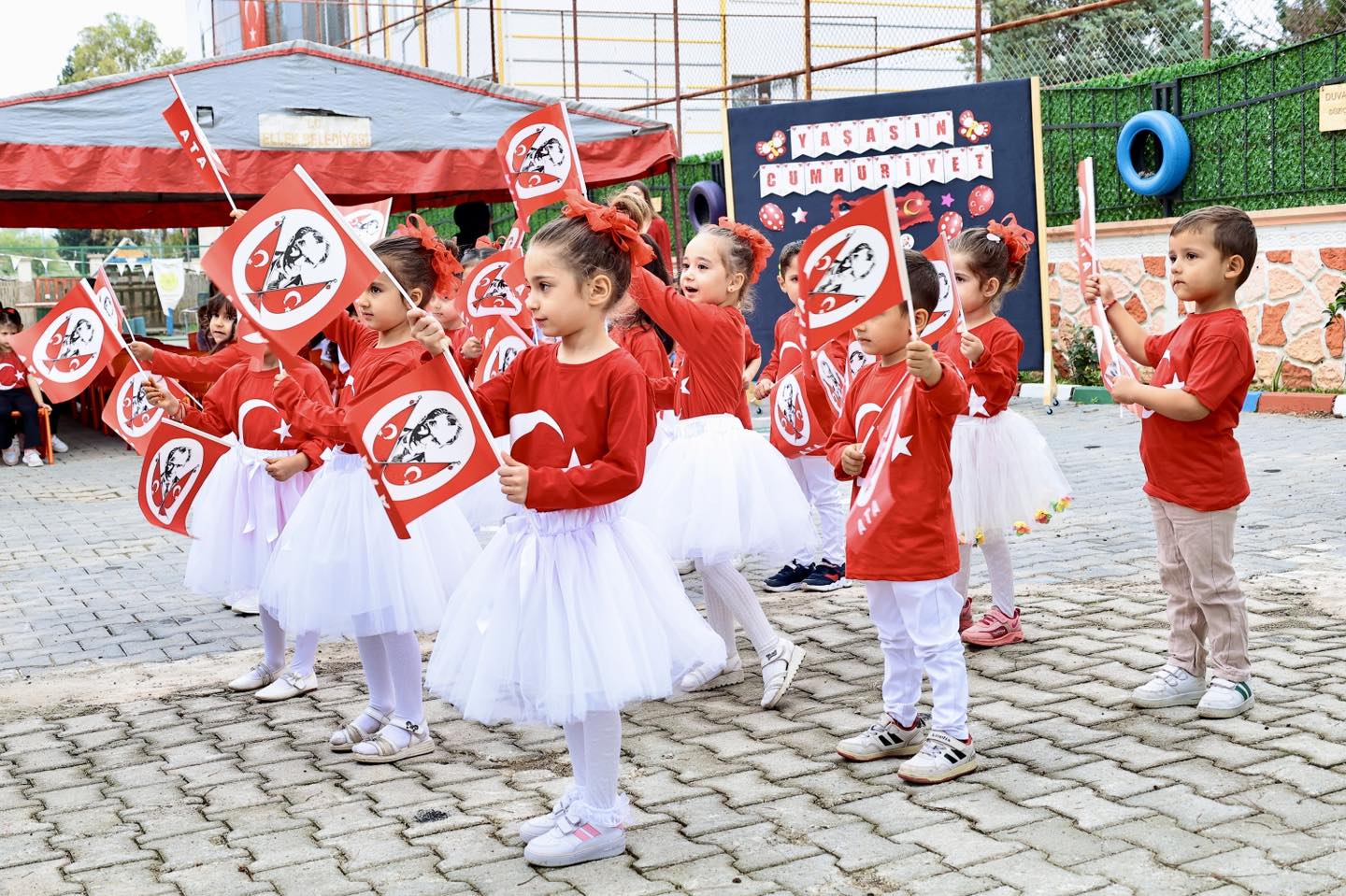 Ellek’te Cumhuriyet Coşkusu Okullarda Bayram Kutlaması2