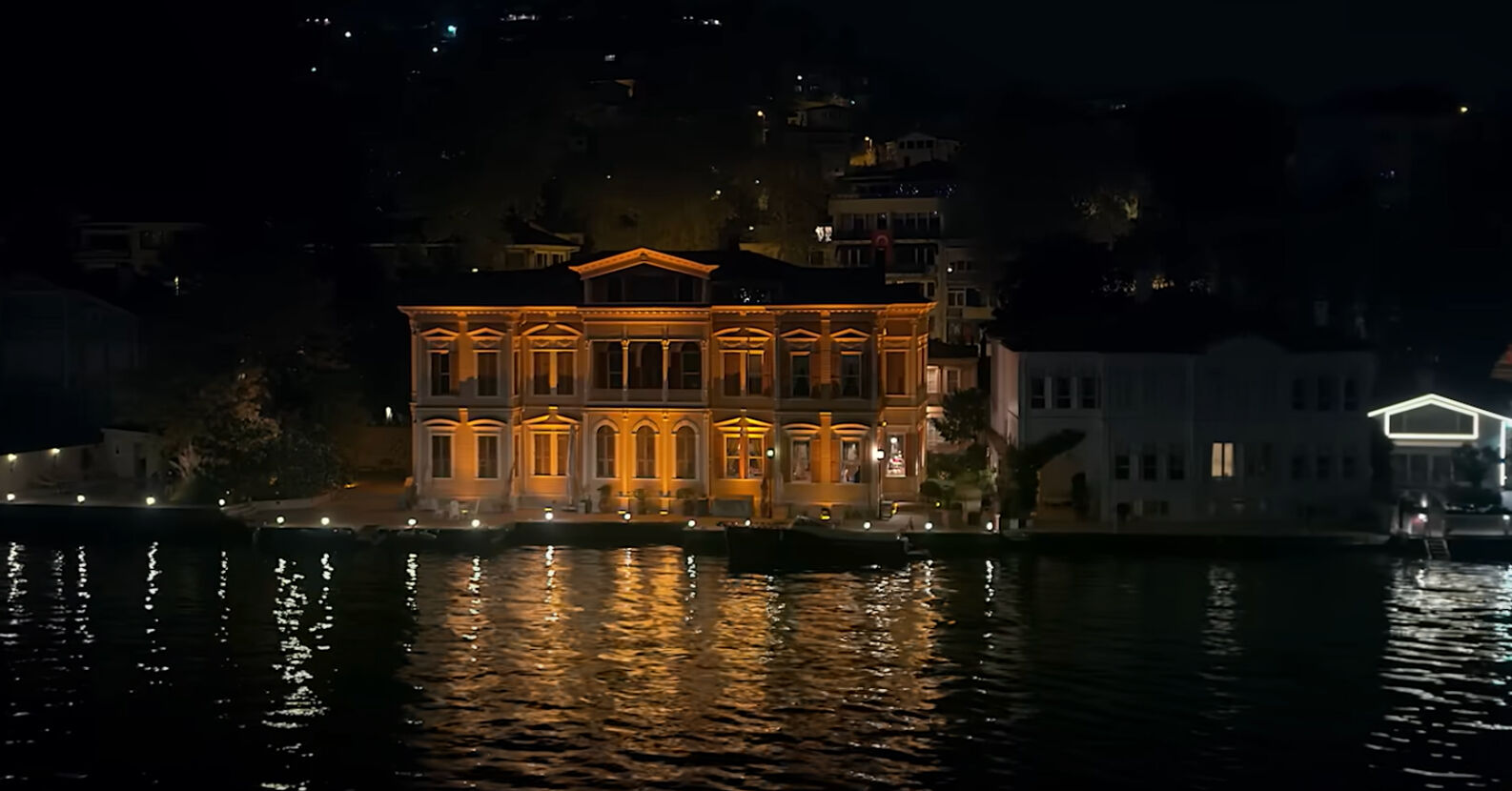Enfes Bir Akşam Dizisi İstanbul’un Tarihi Yalılarında Çekildi2