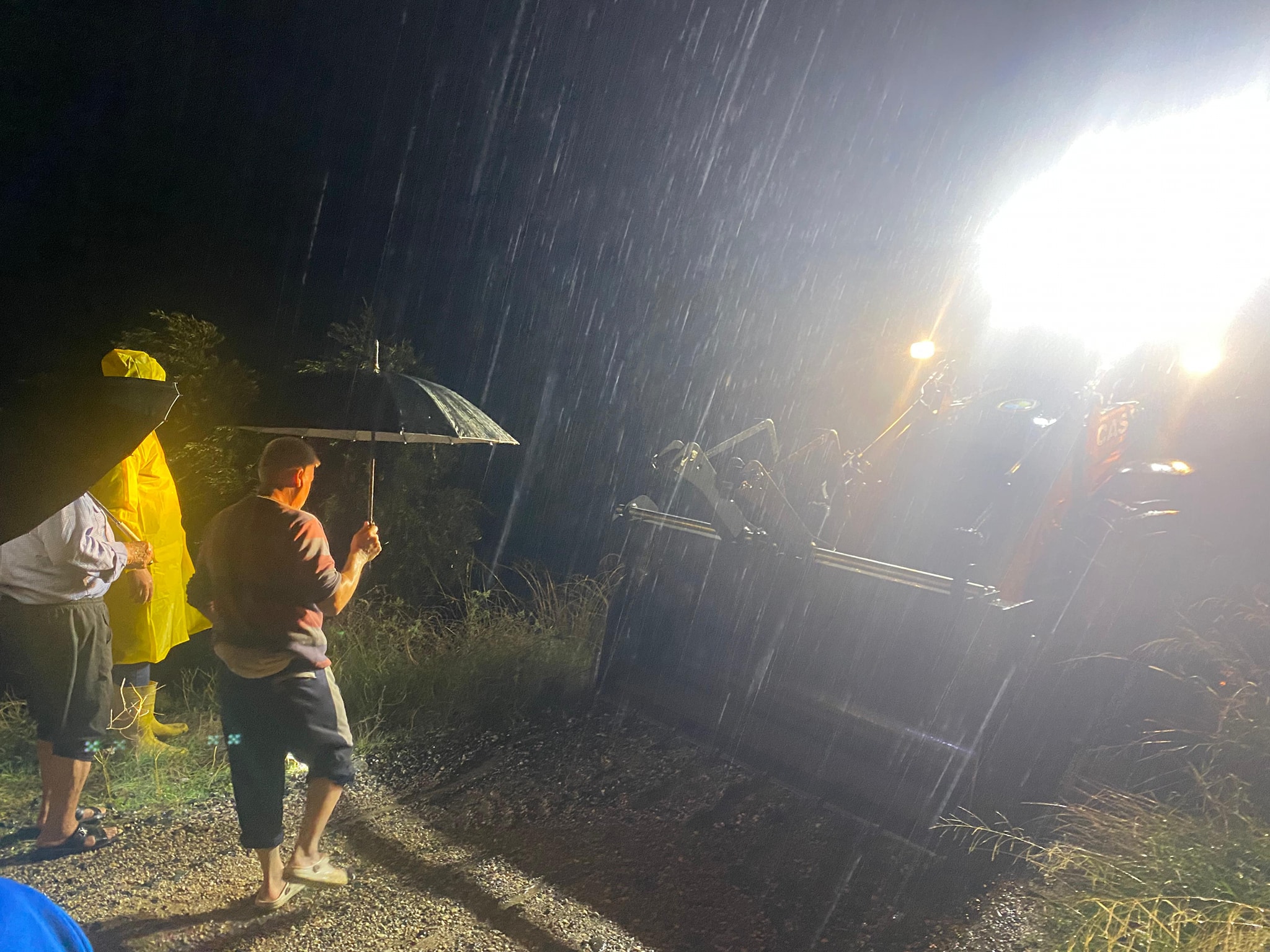 Erzin’de Sağanak Yağış Sonrası Belediye Ve Kurumlar Sahada3