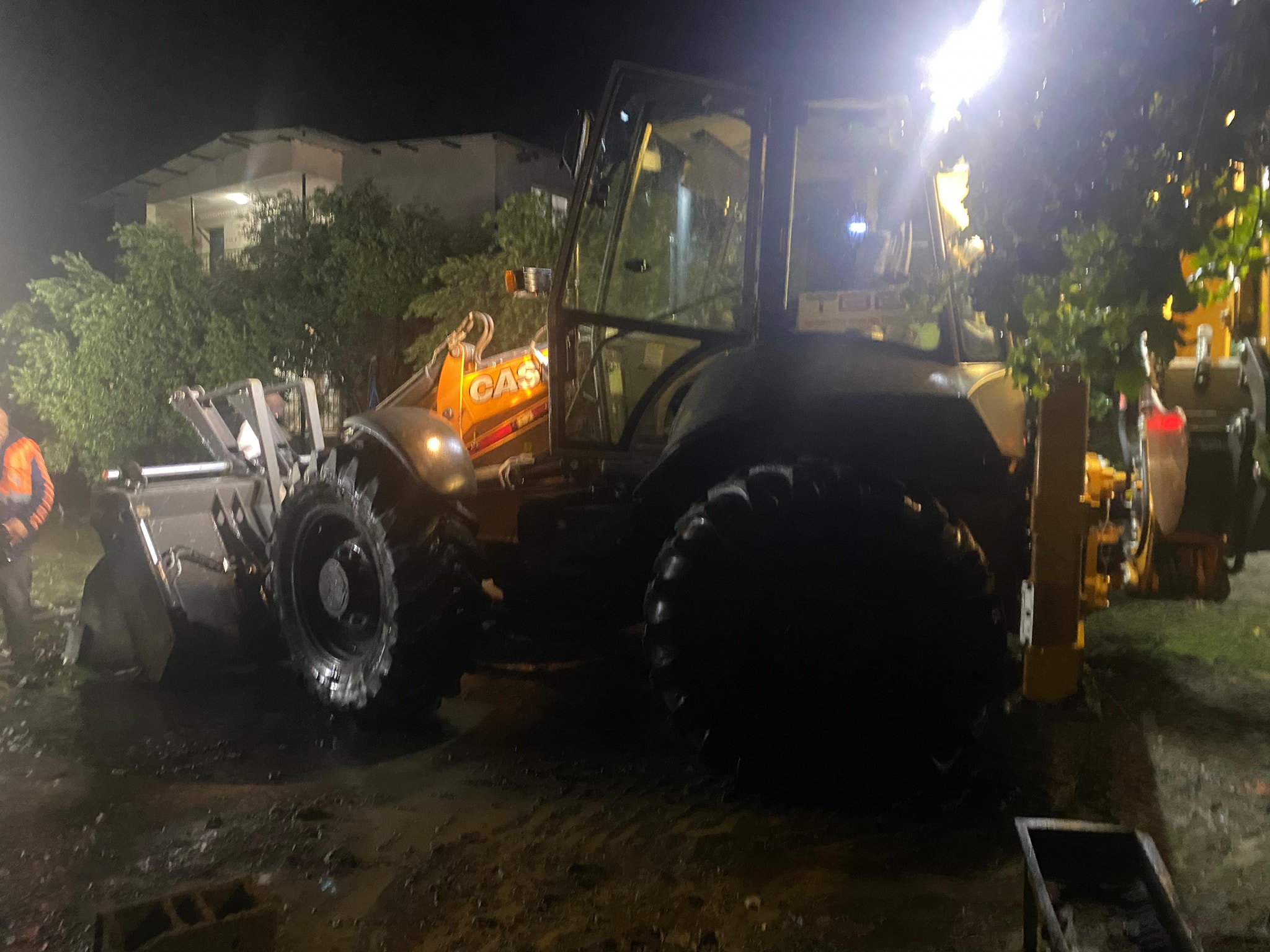 Erzin’de Sağanak Yağış Sonrası Belediye Ve Kurumlar Sahada9