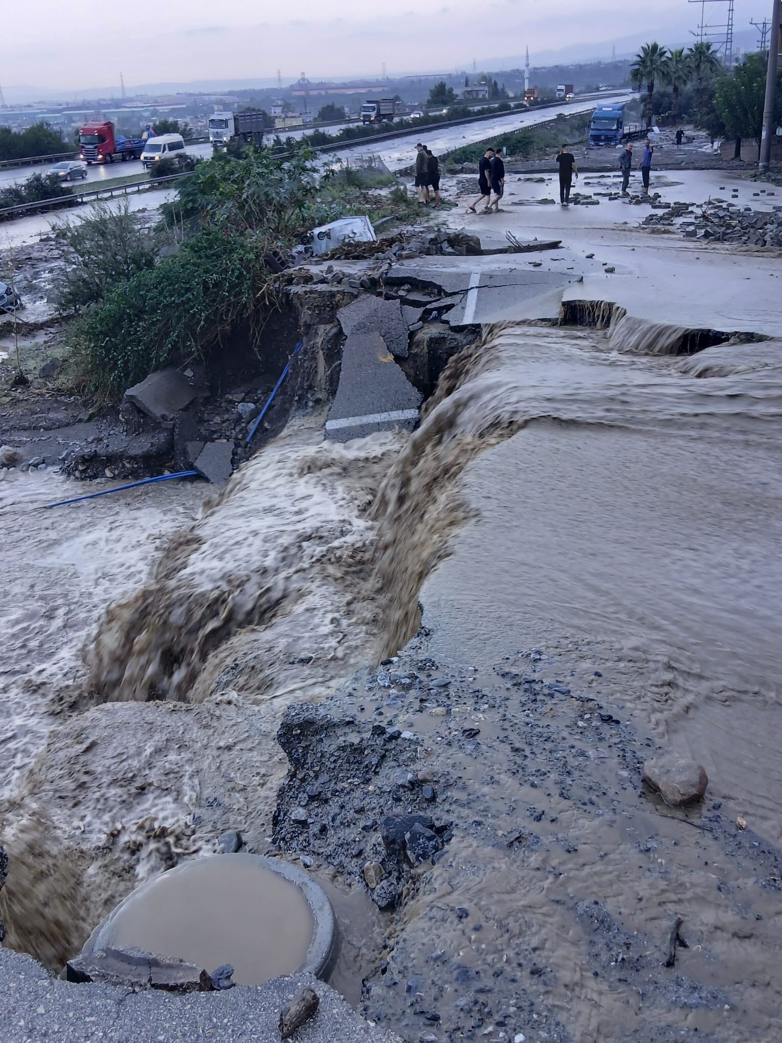Hatay Payas’ta Şiddetli Yağış Hayatı Felç Etti8
