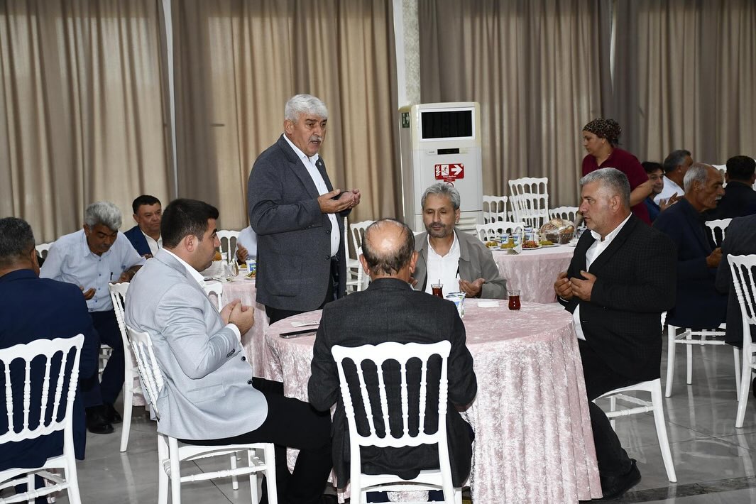 Kadirli Kaymakamı Erdinç Dolu Muhtarlarla Yemekte Buluştu3