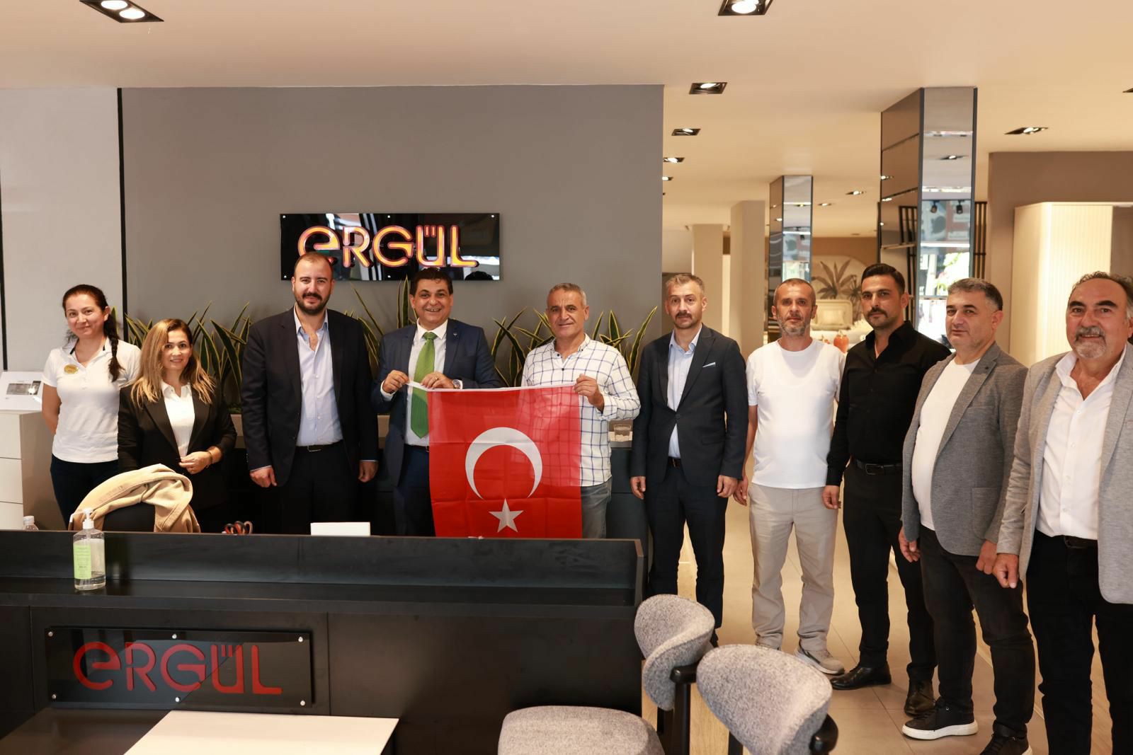 Kadirli Mhp’den Bayrakla Birlik Mesajı (2)