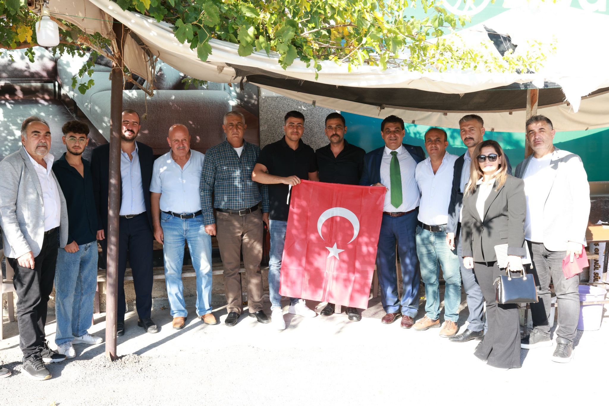 Kadirli Mhp’den Bayrakla Birlik Mesajı (4)