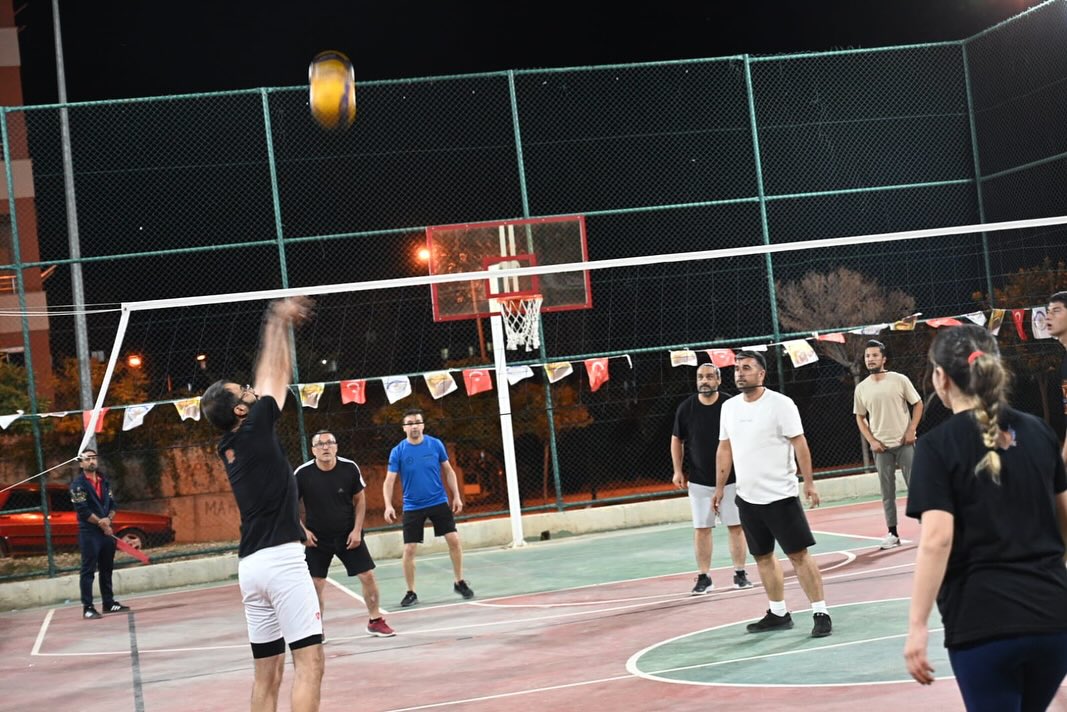 Kadirli’de Cumhuriyet Bayramı Voleybol Turnuvası Başladı2