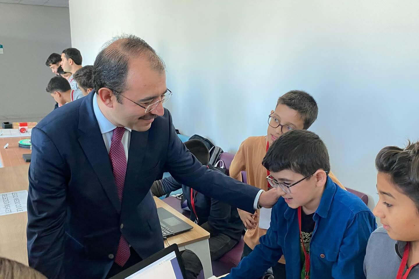 Kadirli’de Öğrencilerin Bilim Projeleri Görücüye Çıktı2