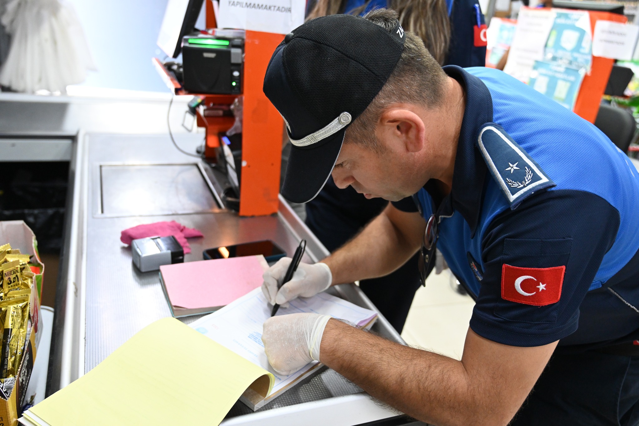 Kadirli’de Zabıta Ekiplerinden Sıkı Denetim (9)