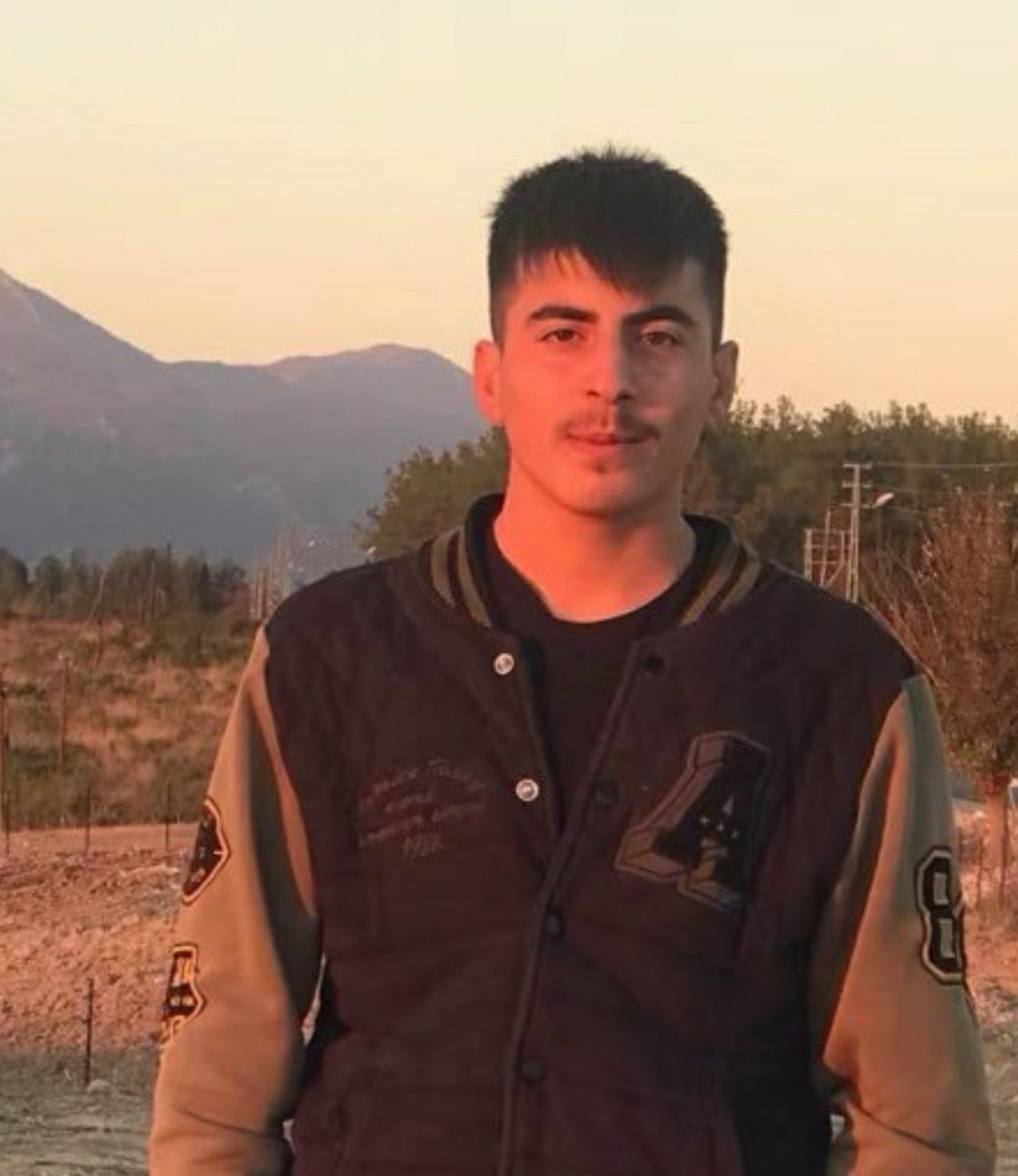 Kadirli’ye “Acı Haber” 17 Yaşındaki Metehan Hazır Hayatını Kaybetti (1)