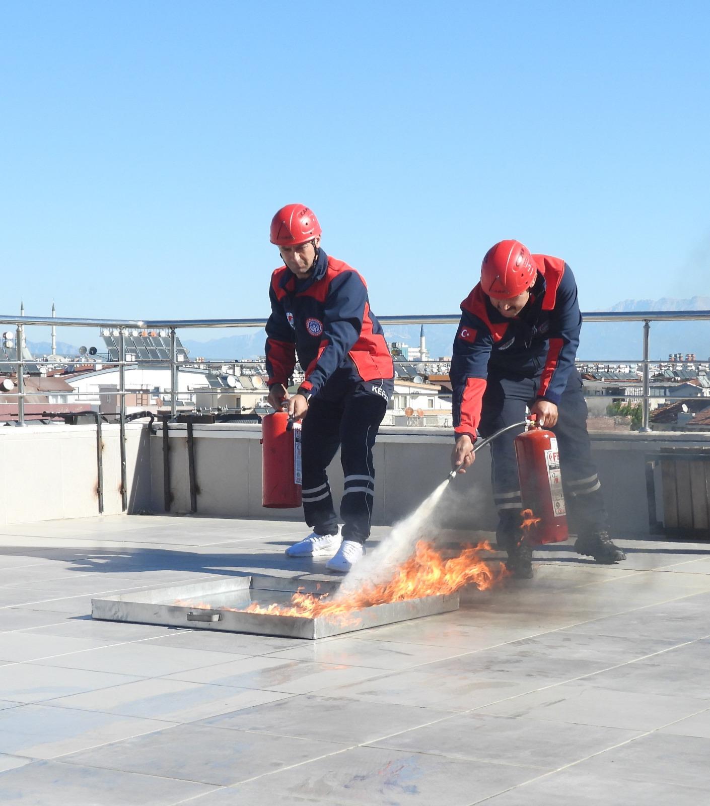 Kepez'de Deprem Ve Yangın Tatbikatı Yapıldı