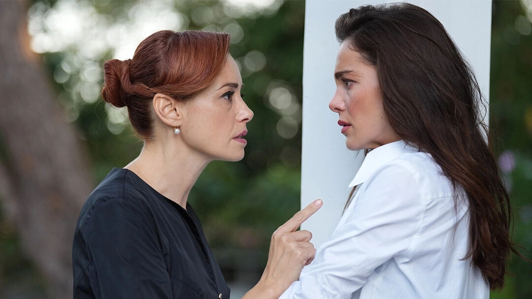 Kıskanmak Dizisi Mükerrem Kimdir Hafsanur Sancaktutan3