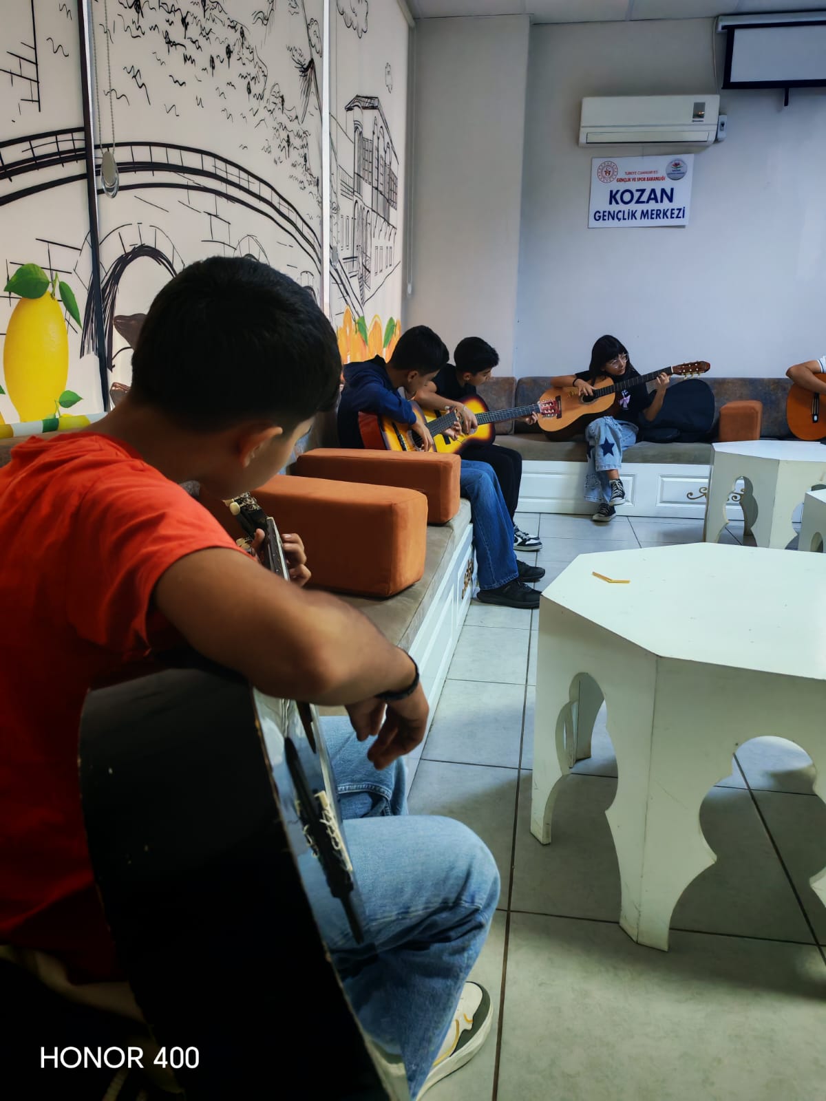 Kozan Gençlik Merkezi’nde Gençler Gitarla Buluşuyor2