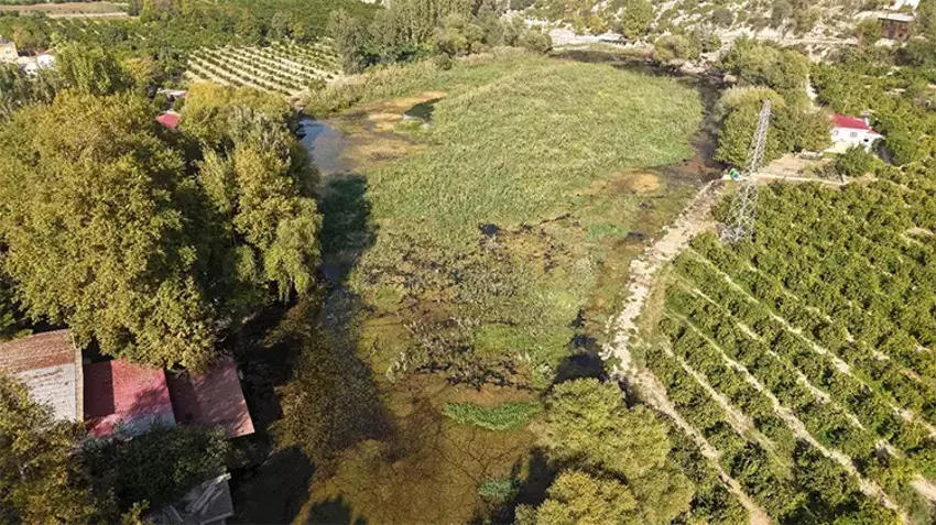 Kozan’da Tarihi Roma Köprüsü Kuraklıkla Mücadele Ediyor3