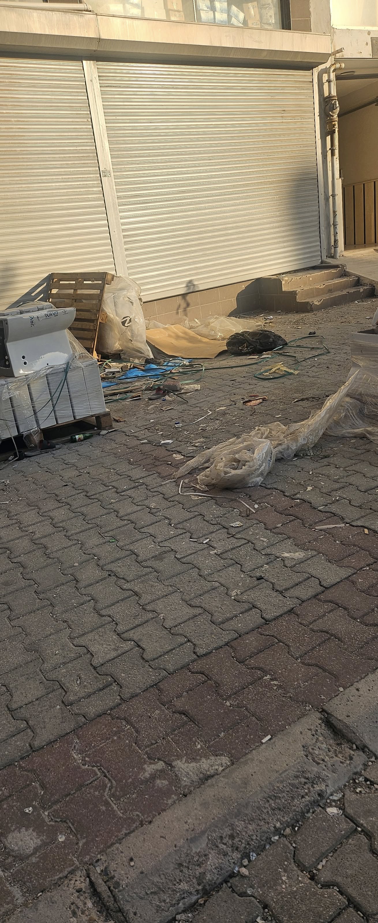 Kurtuluş Mahallesi’nde 6 Aydır Temizlenmeyen Çöp Tepkisi