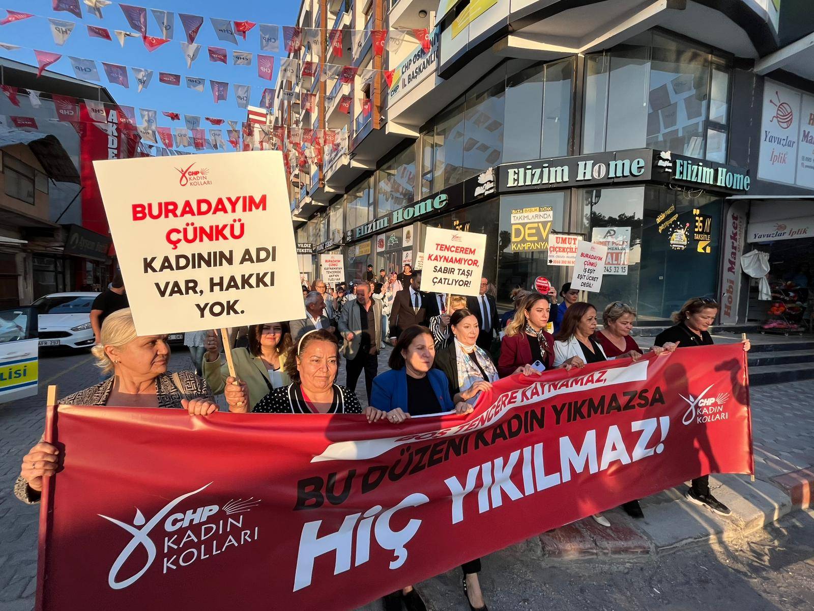 Osmaniye'de Chp’li Kadınlardan Boş Tencere Mesajı “Yeter Artık!” (1)