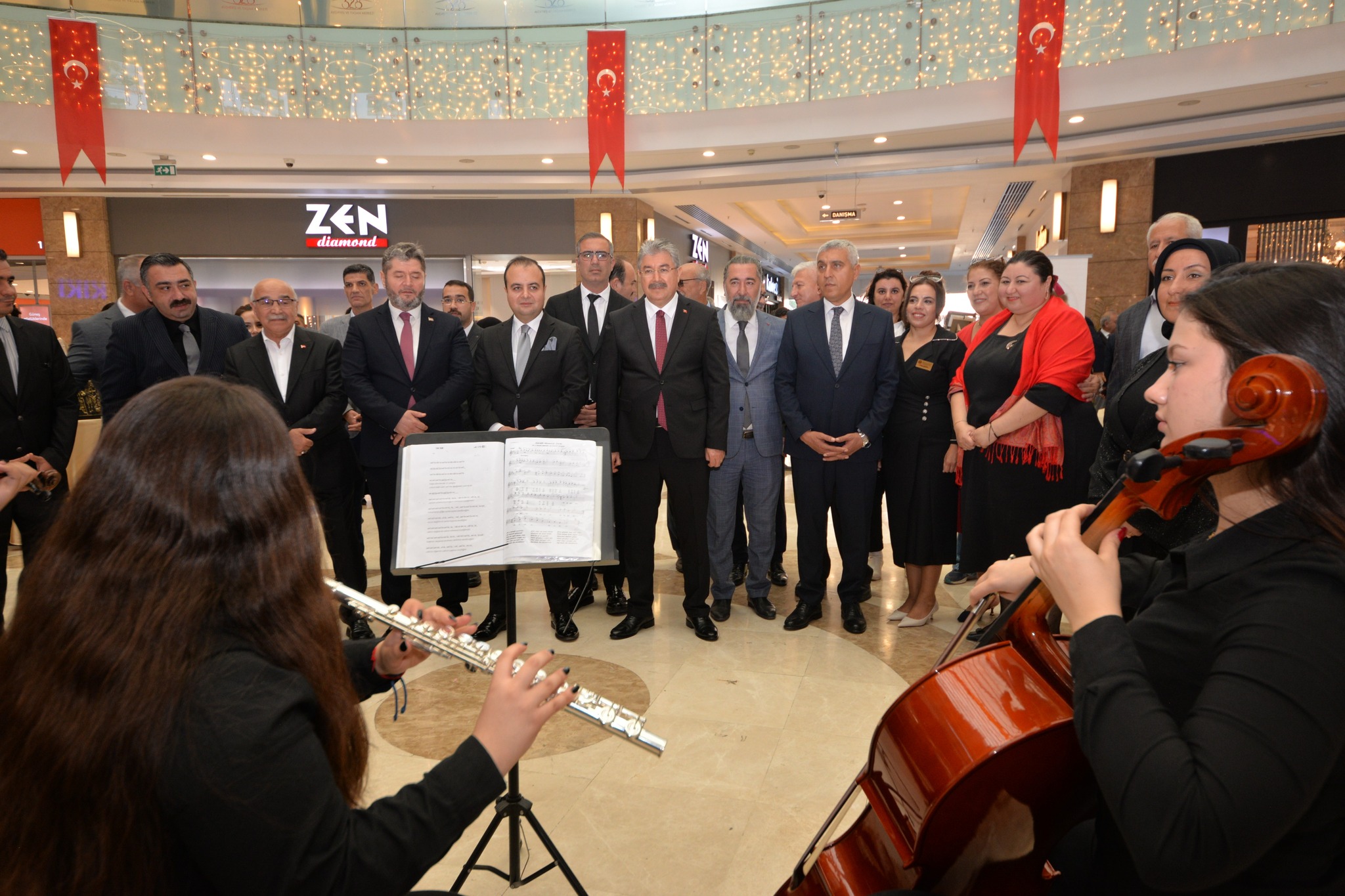 Osmaniye’de “Cumhuriyet Sergisi” Coşkuyla Açıldı5