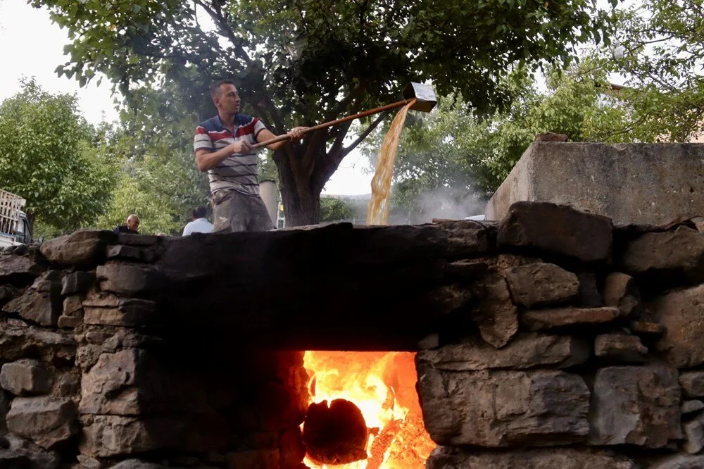 Osmaniye’de Geleneksel Yöntemle Pekmez Yapımına Başlandı2