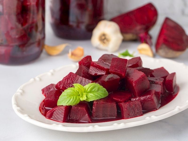 Osmaniyeliler İçin Ev Yapımı Kırmızı Pancar Turşusu Tarifi2