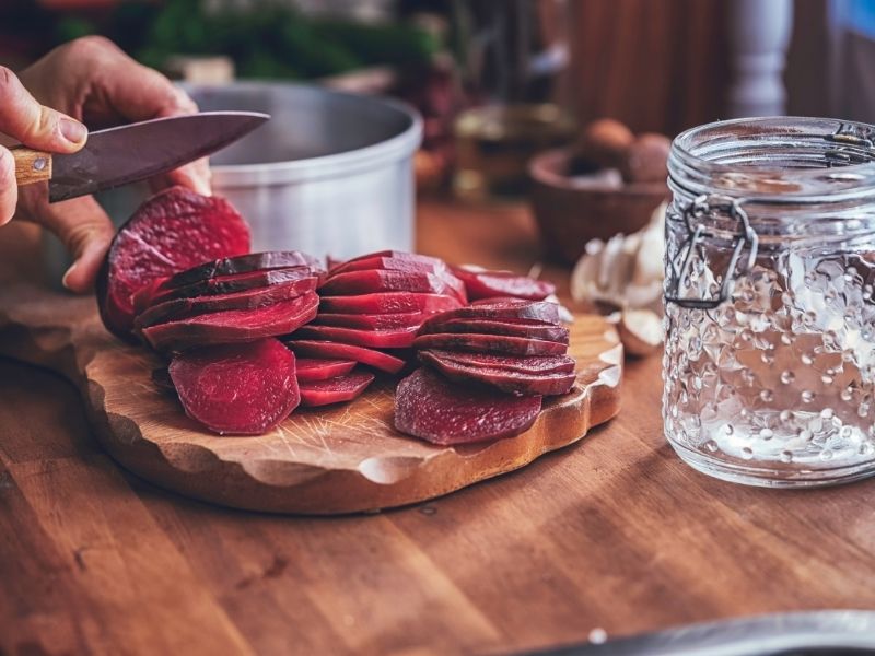 Osmaniyeliler İçin Ev Yapımı Kırmızı Pancar Turşusu Tarifi4