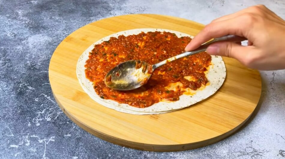 Osmaniyelilerden 15 Dakikada Lavaş Lahmacun Tarifi3