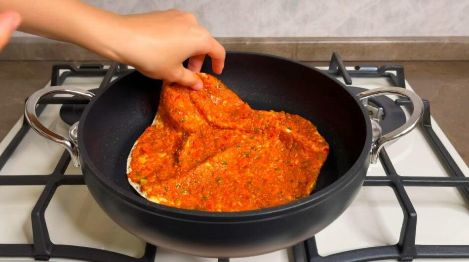 Osmaniyelilerden 15 Dakikada Lavaş Lahmacun Tarifi4