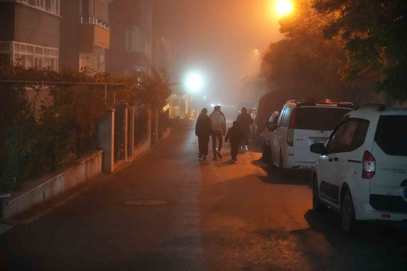 Sındırgı Depremi Edirne'yi De Salladı Vatandaşlar Sokağa Döküldü! (1)