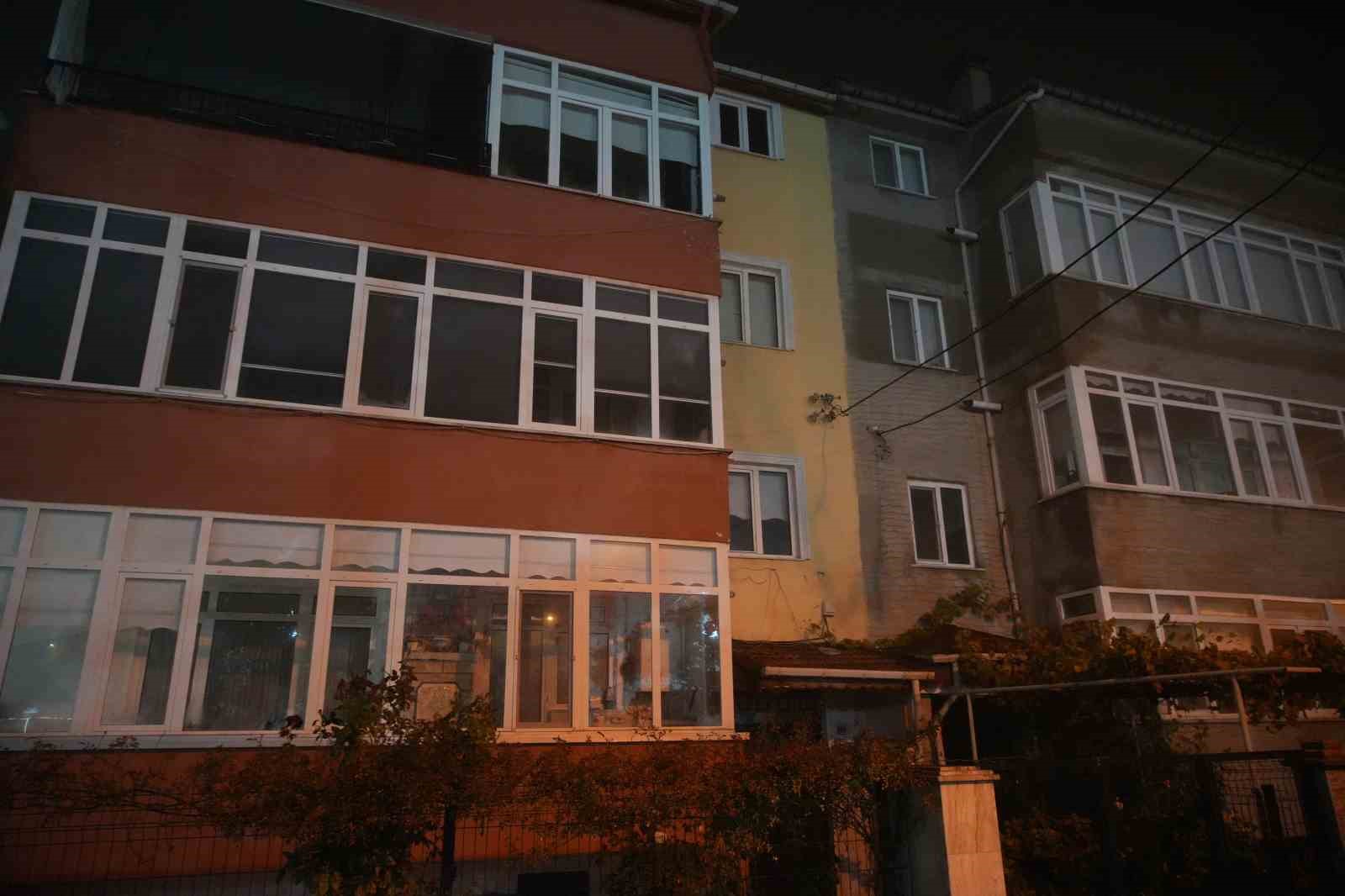 Sındırgı Depremi Edirne'yi De Salladı Vatandaşlar Sokağa Döküldü! (2)