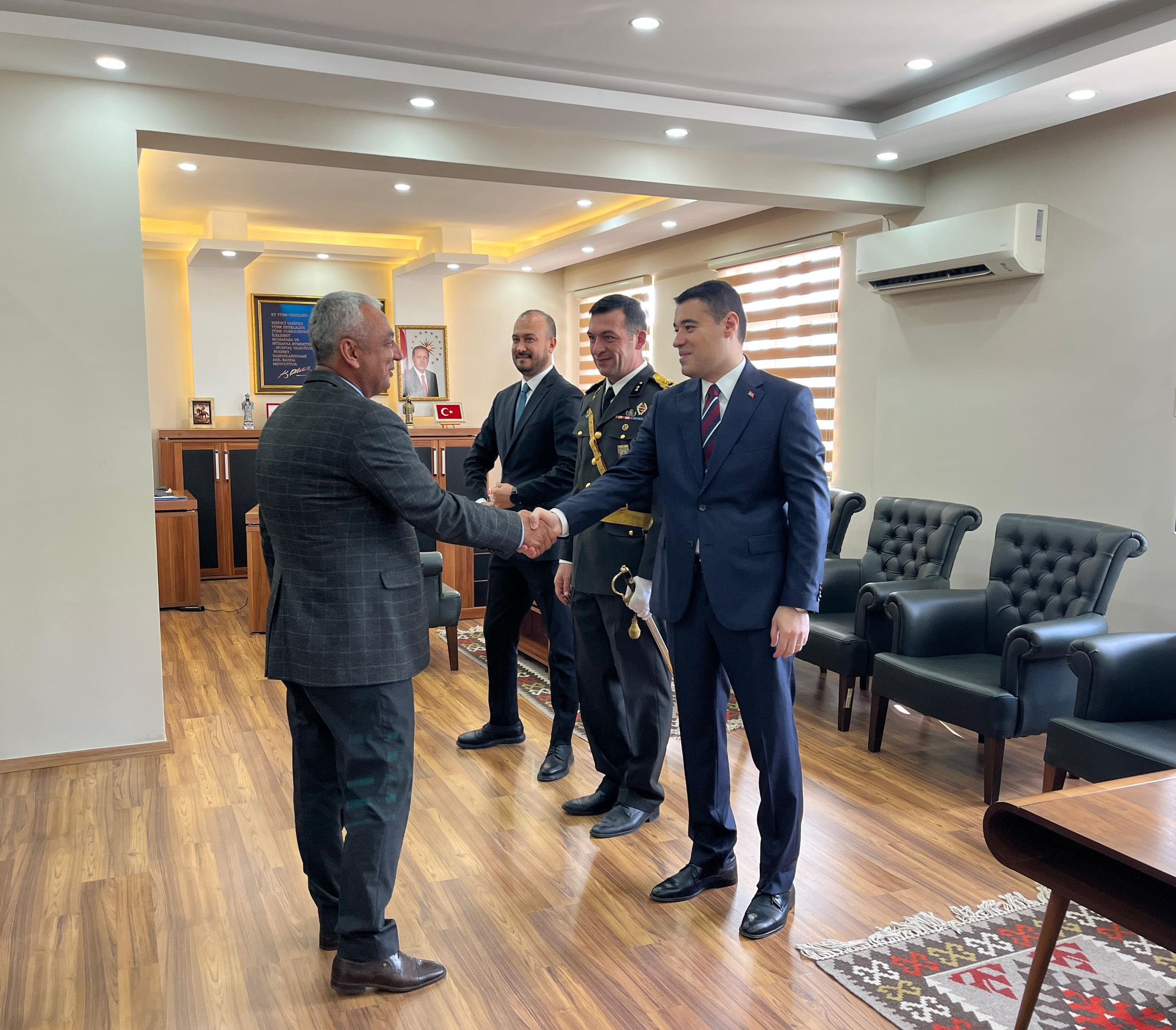 Toprakkale Kaymakamı Volkan Özer Tebrikleri Kabul Etti2