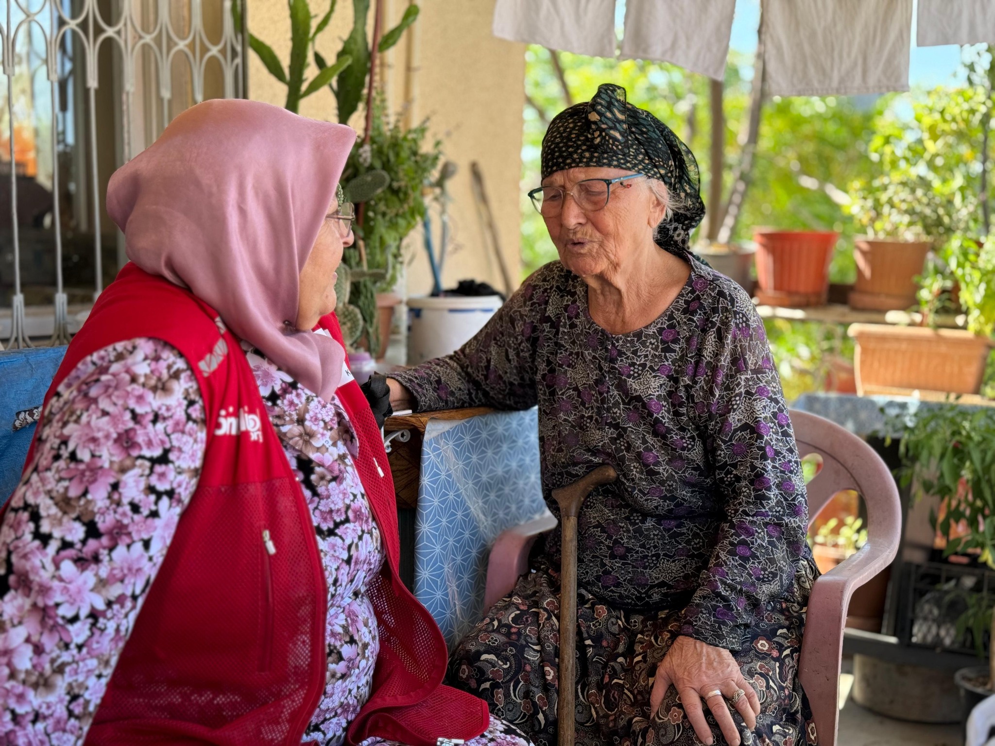 Türk Kızılay Kadirli’den Asırlık Çınarlara Vefa2