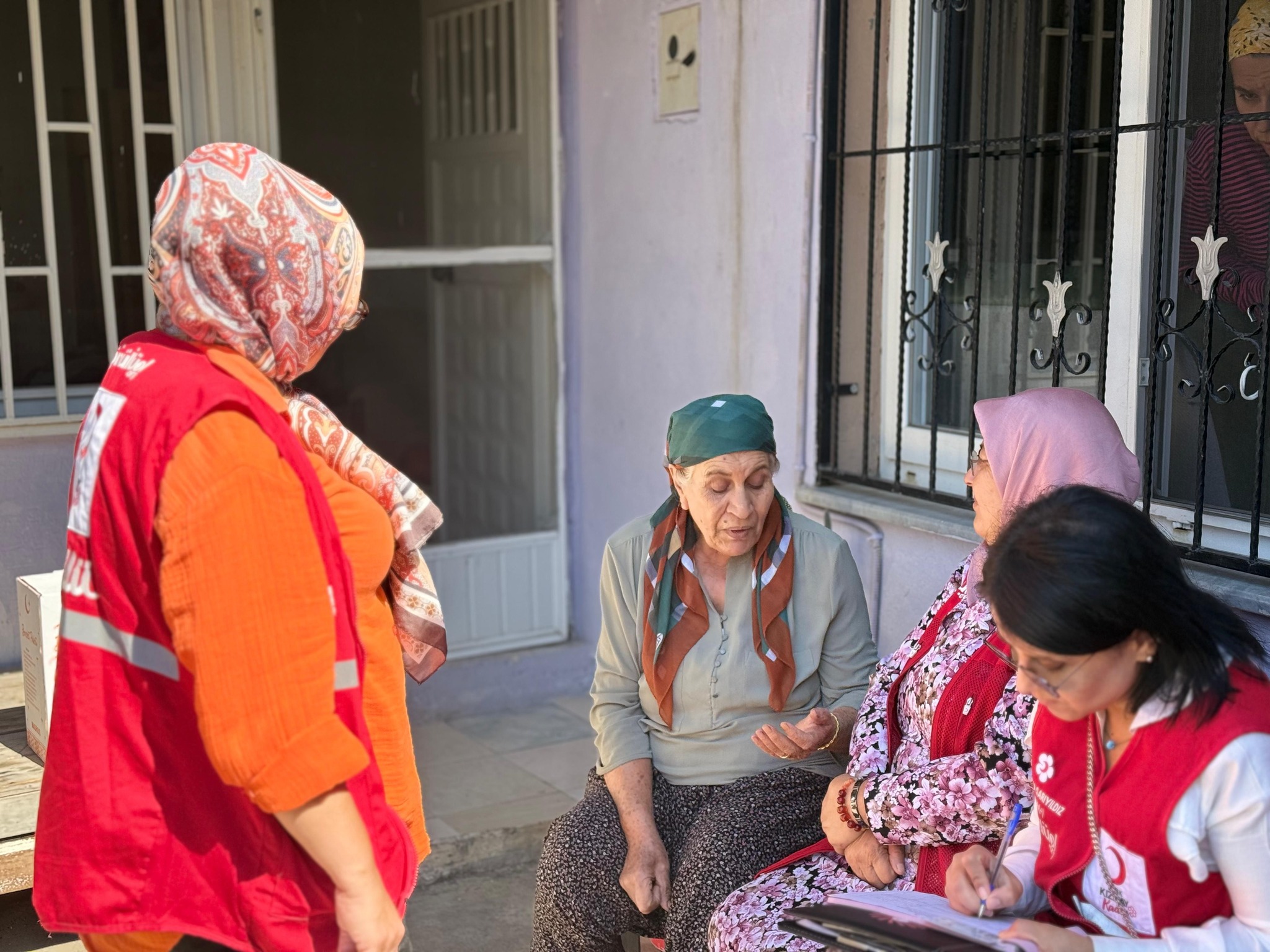 Türk Kızılay Kadirli’den Asırlık Çınarlara Vefa4