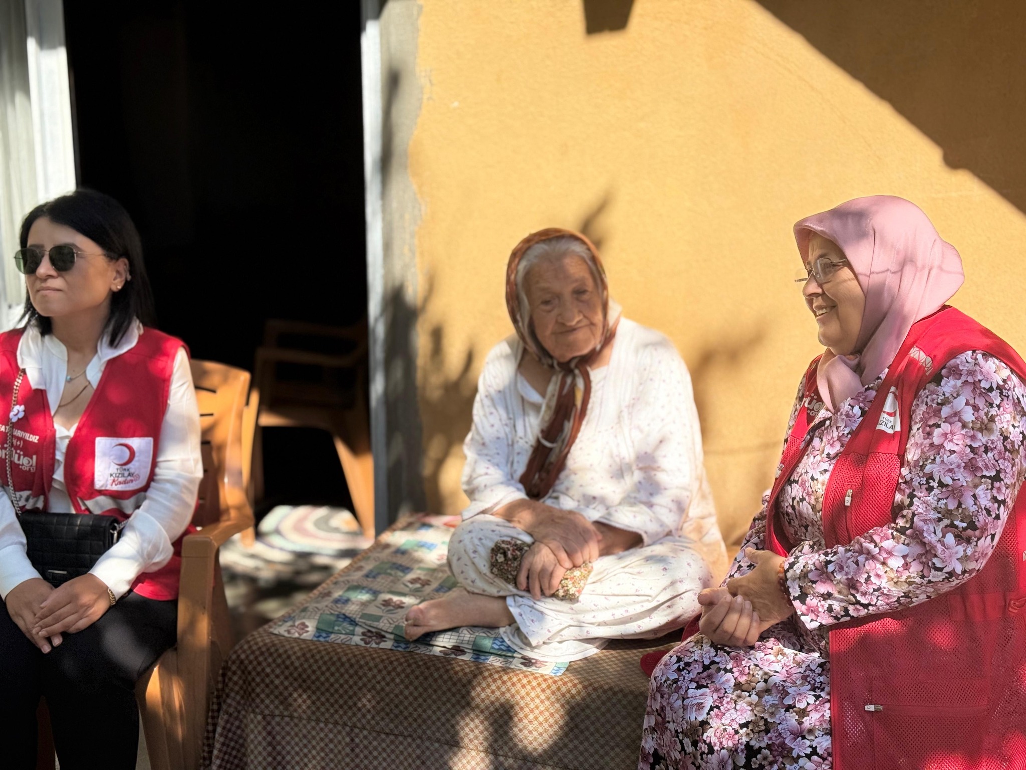 Türk Kızılay Kadirli’den Asırlık Çınarlara Vefa7