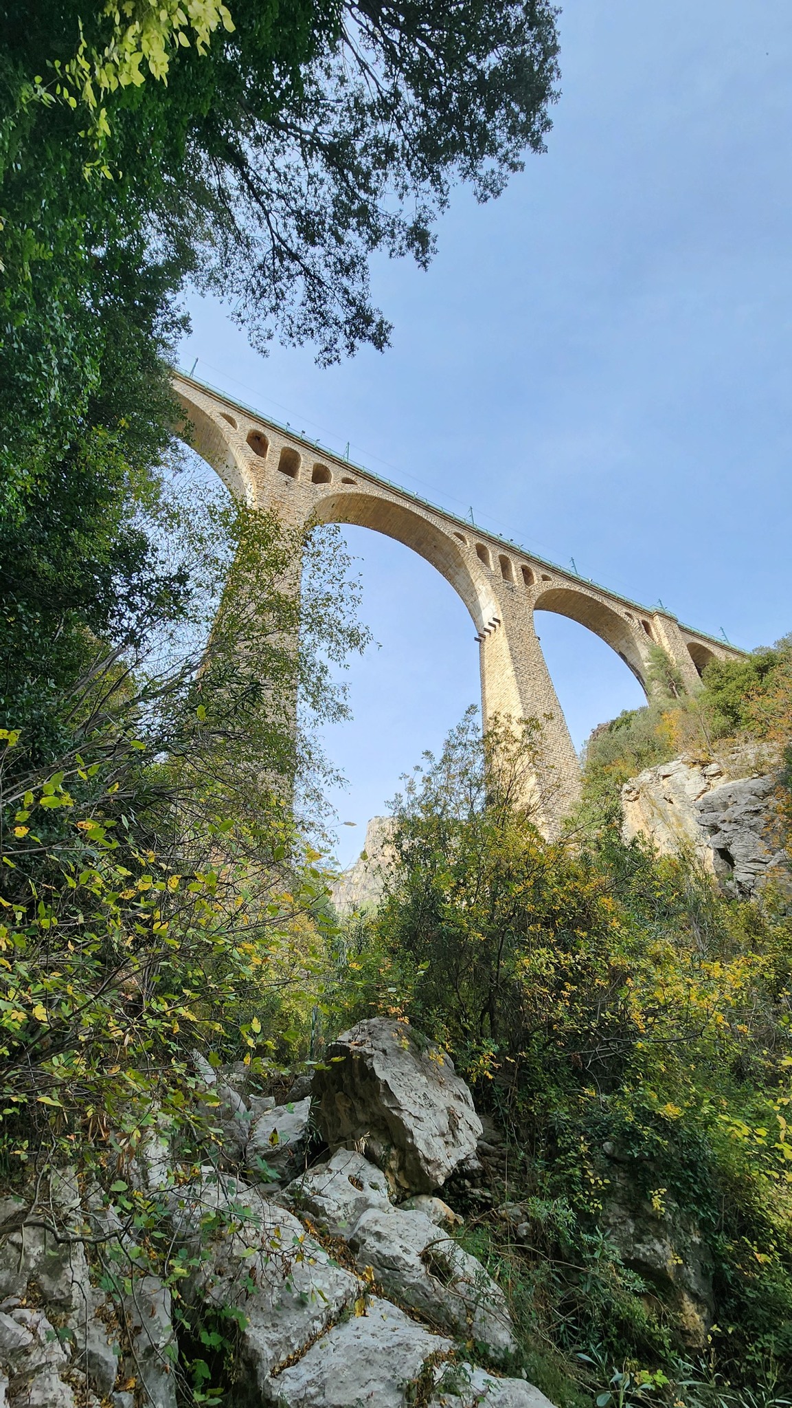 Varda Köprüsü’nde Kartpostallık Açı