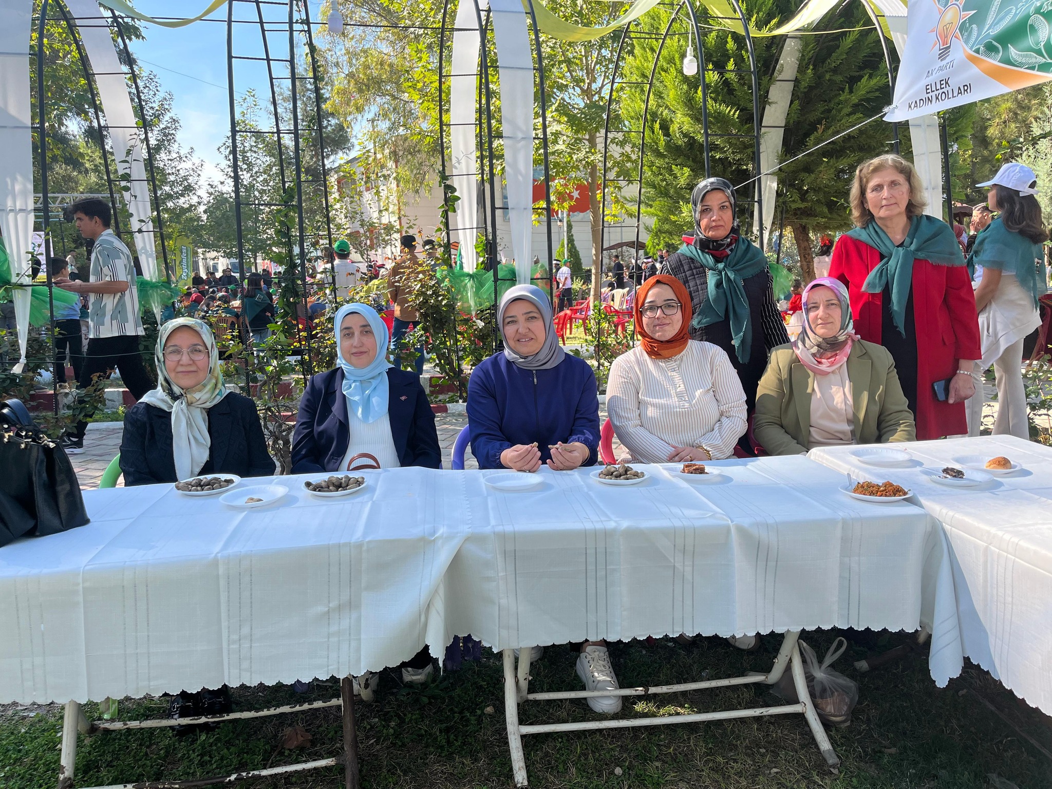 Ak Parti Düziçi Kadın Kolları, Ellek Zeytinfest’te Dayanışma Mesajı Verdi (3)