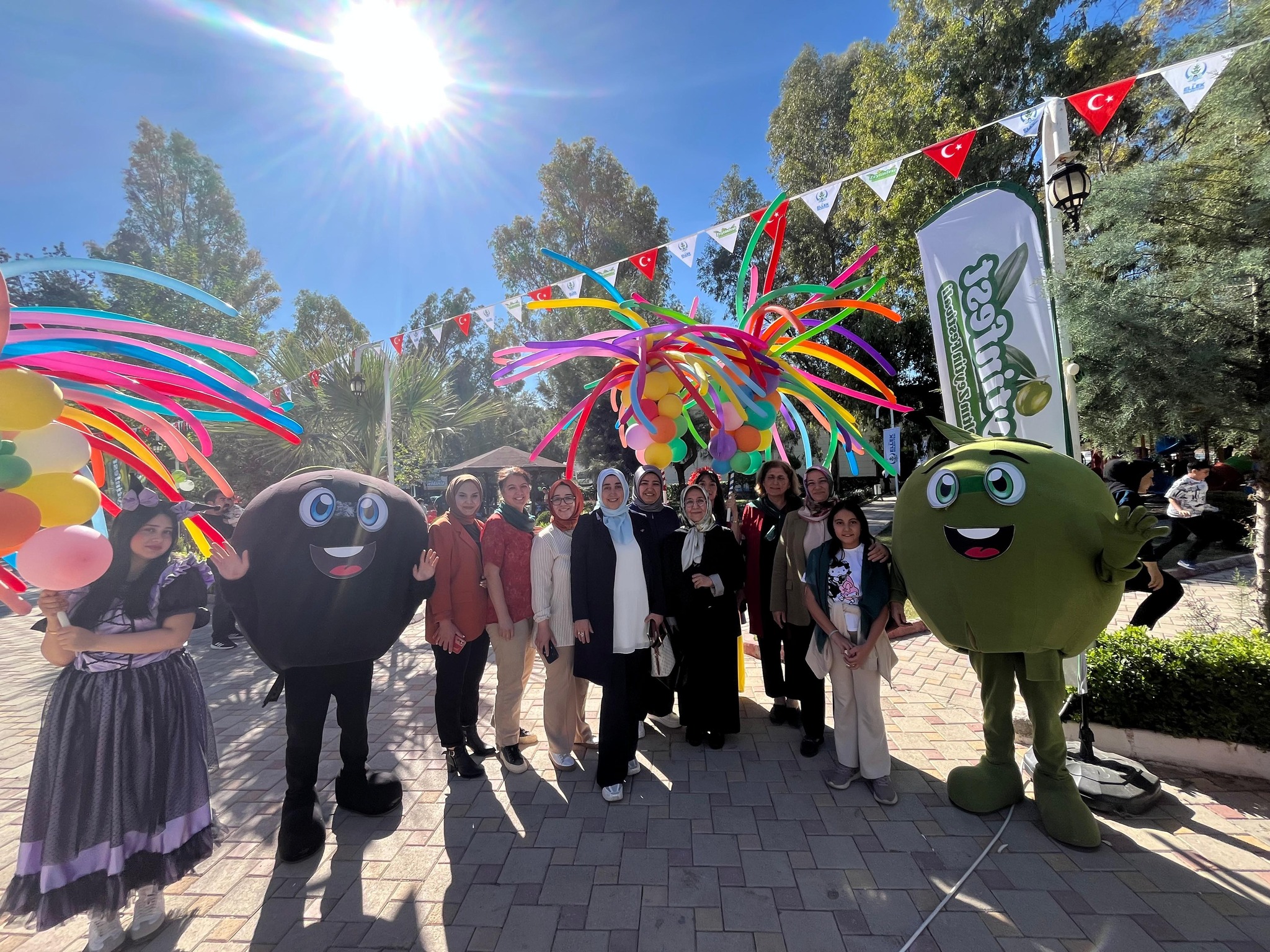 Ak Parti Düziçi Kadın Kolları, Ellek Zeytinfest’te Dayanışma Mesajı Verdi (4)