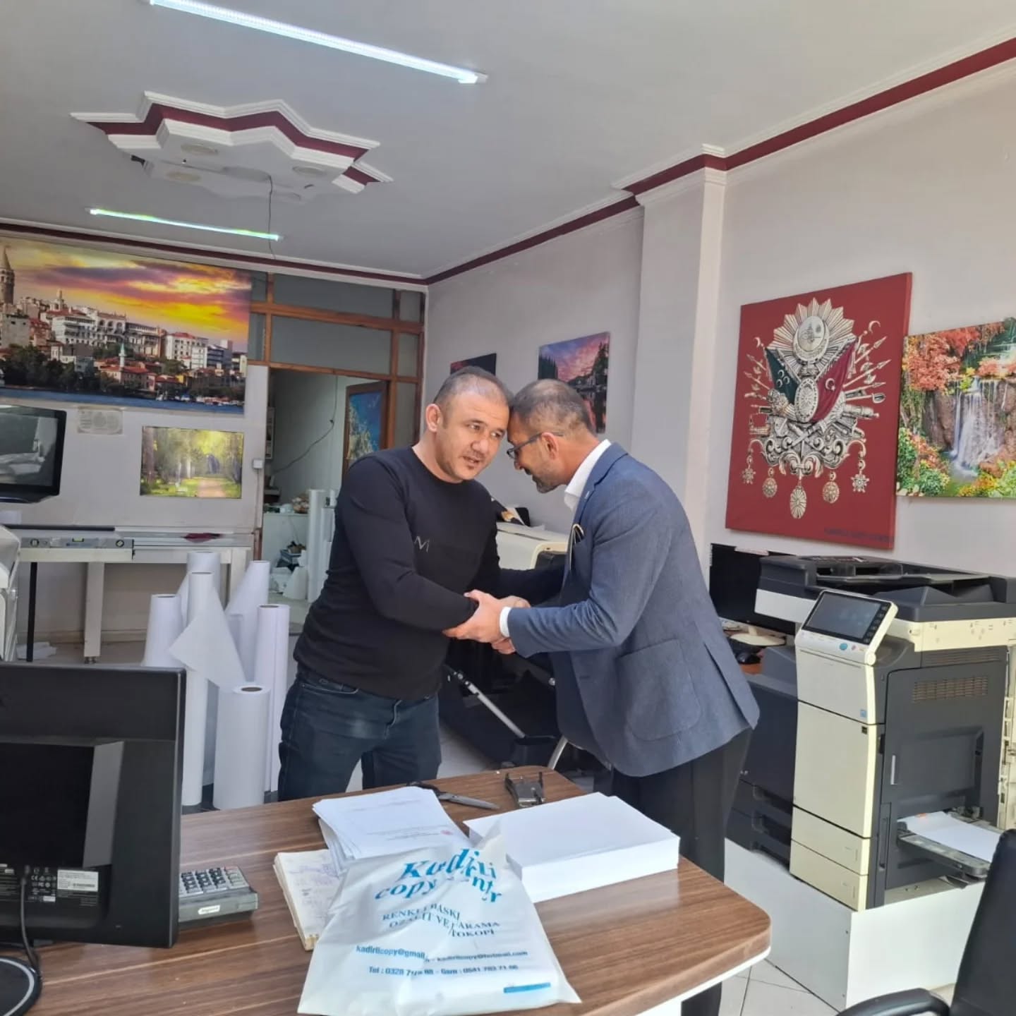 Ak Parti Kadirli İlçe Başkanı Hakan Örtlek’ten Esnaf Ziyareti (11)