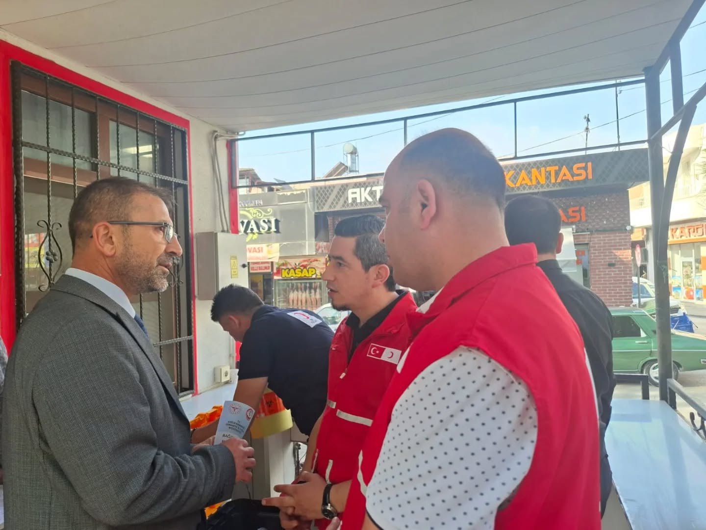 Ak Parti Kadirli İlçe Teşkilatından Kızılay’a Anlamlı Destek (1)